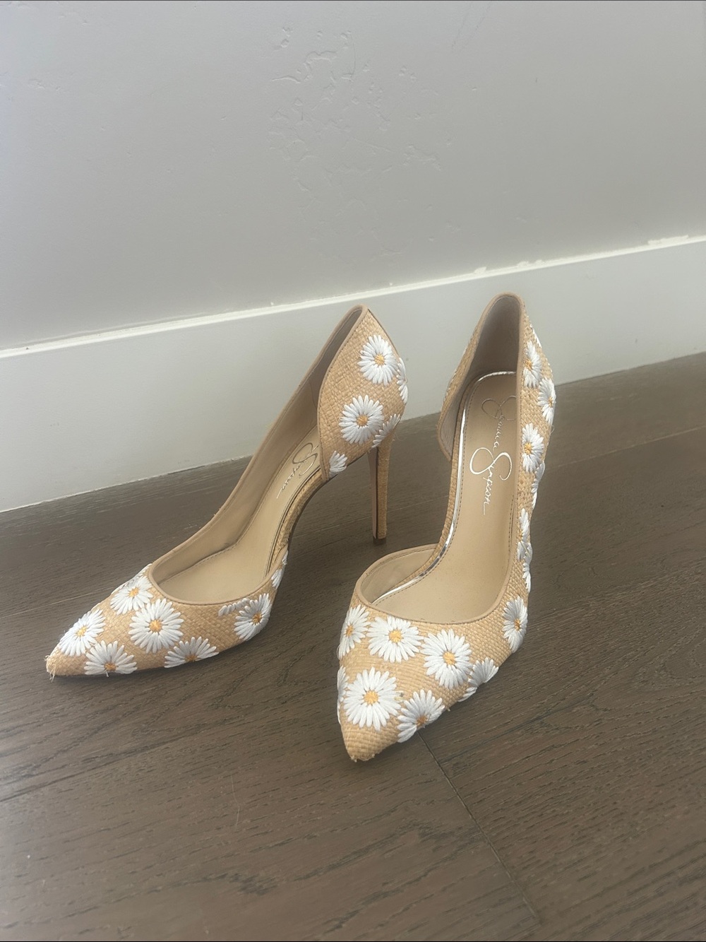 Jessica Simpson Woven Pumps with White Daisy Embroidery 10 M